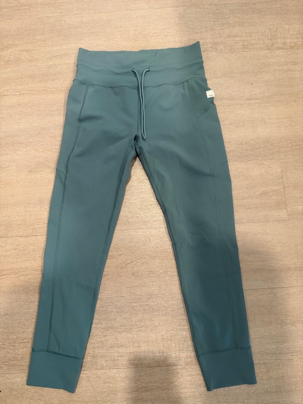 Vuori Slate Green High-Rise Pocket Leggings, Size Small